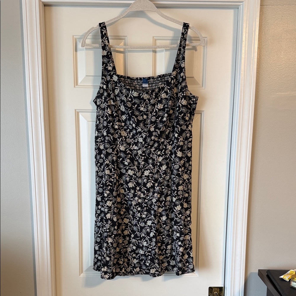 Old Navy Black and White Floral Dress